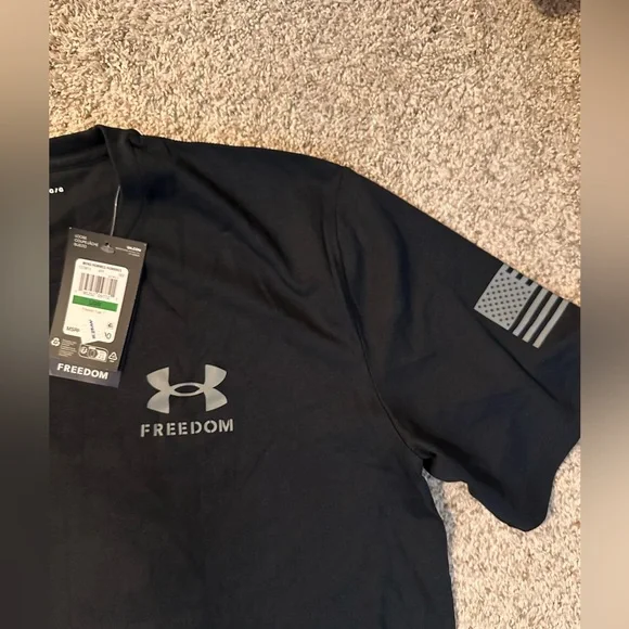 NWT Under Armour Men’s T-Shirt Black Size Large - Picture 4 of 6